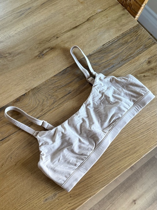 SKIMS Other - SKIMS Light Beige Seamless Bralette
